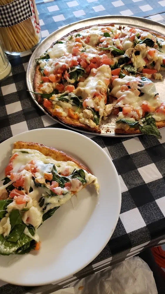 Ramano Ranch Pizza w Chicken on Gluten Free Crust